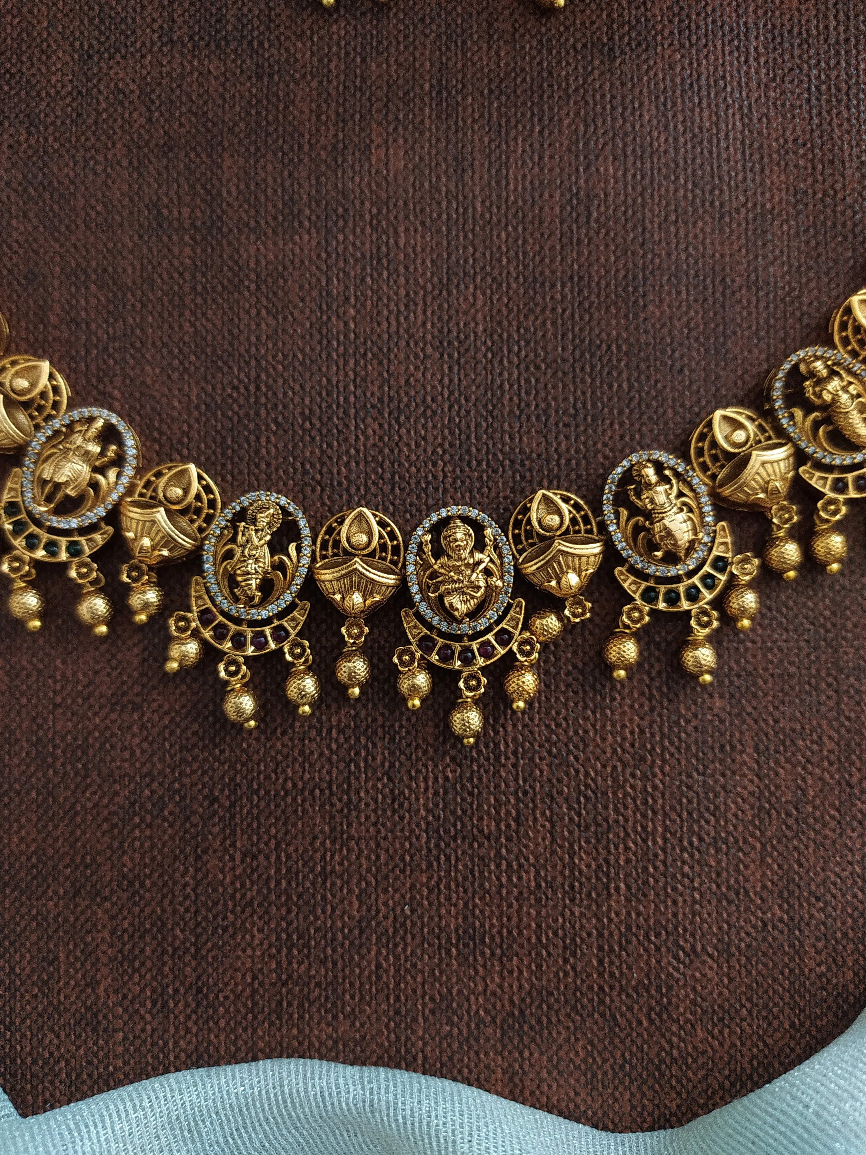 Goddess Antique Necklace Set with Zircon and Kemp Stones