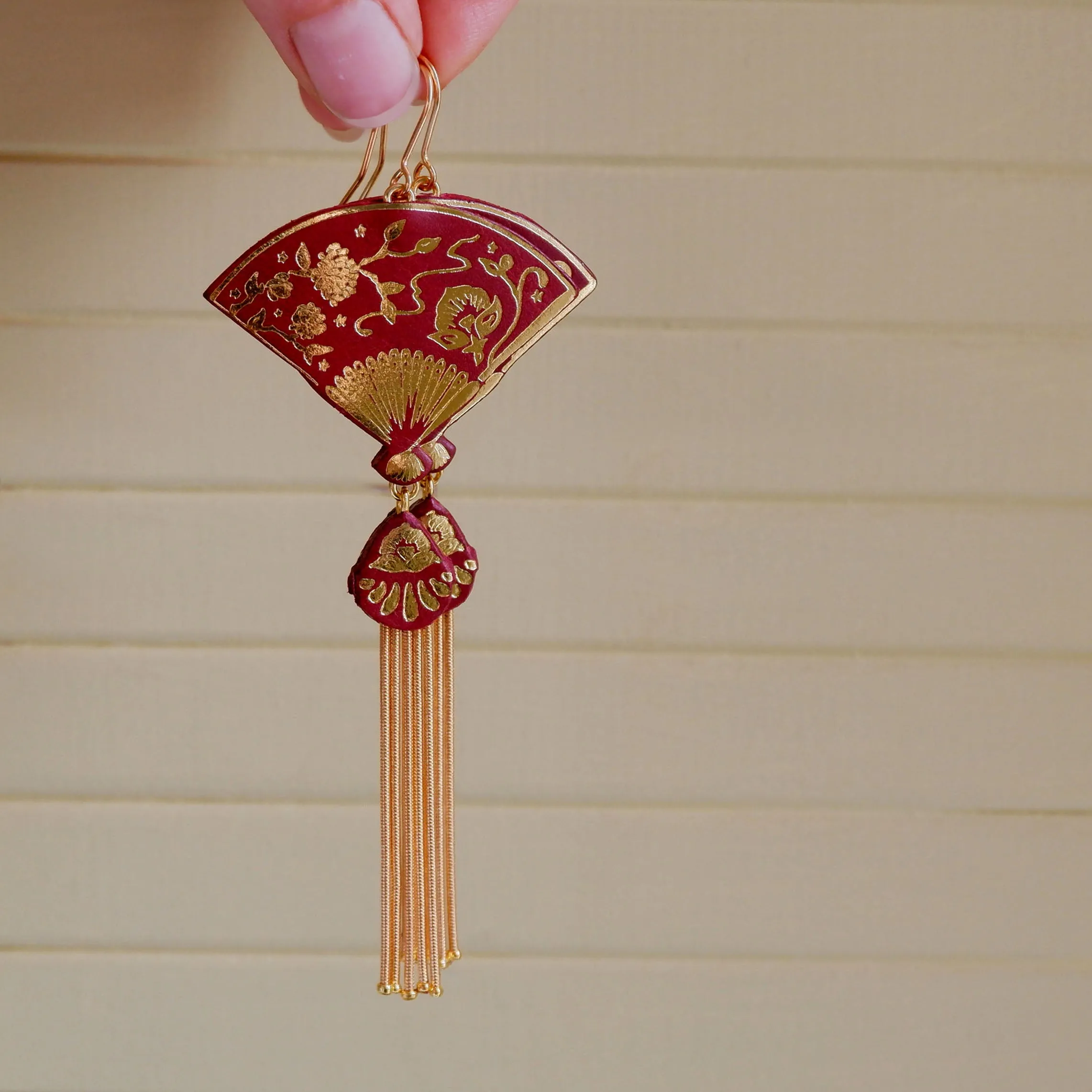 TASSELLED FAN . earrings